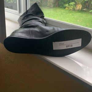 Stuart Weitzman women boots size 9